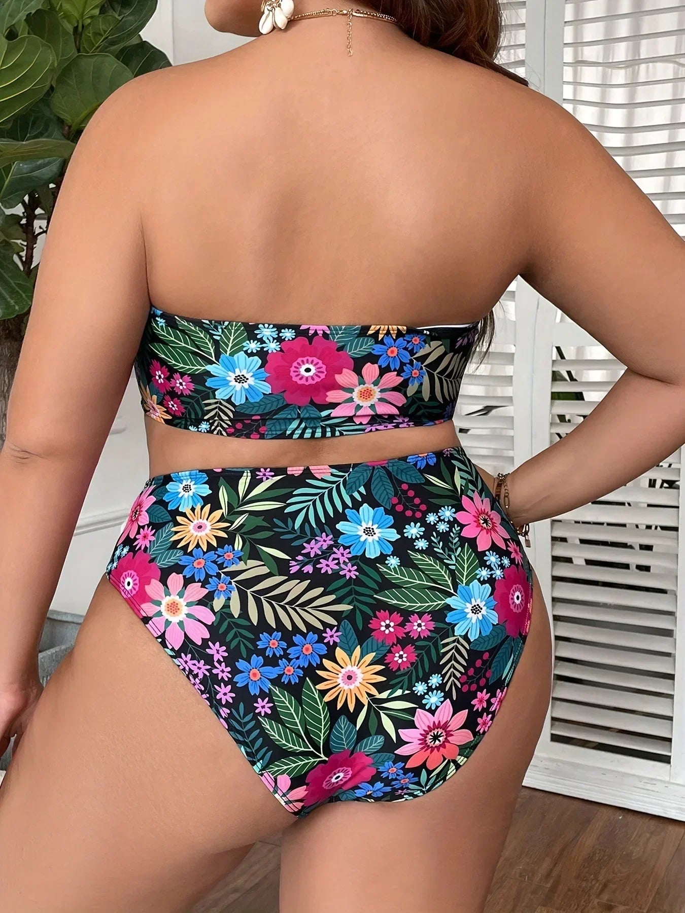Plus Size Bikini Princess Neckline - Strapless