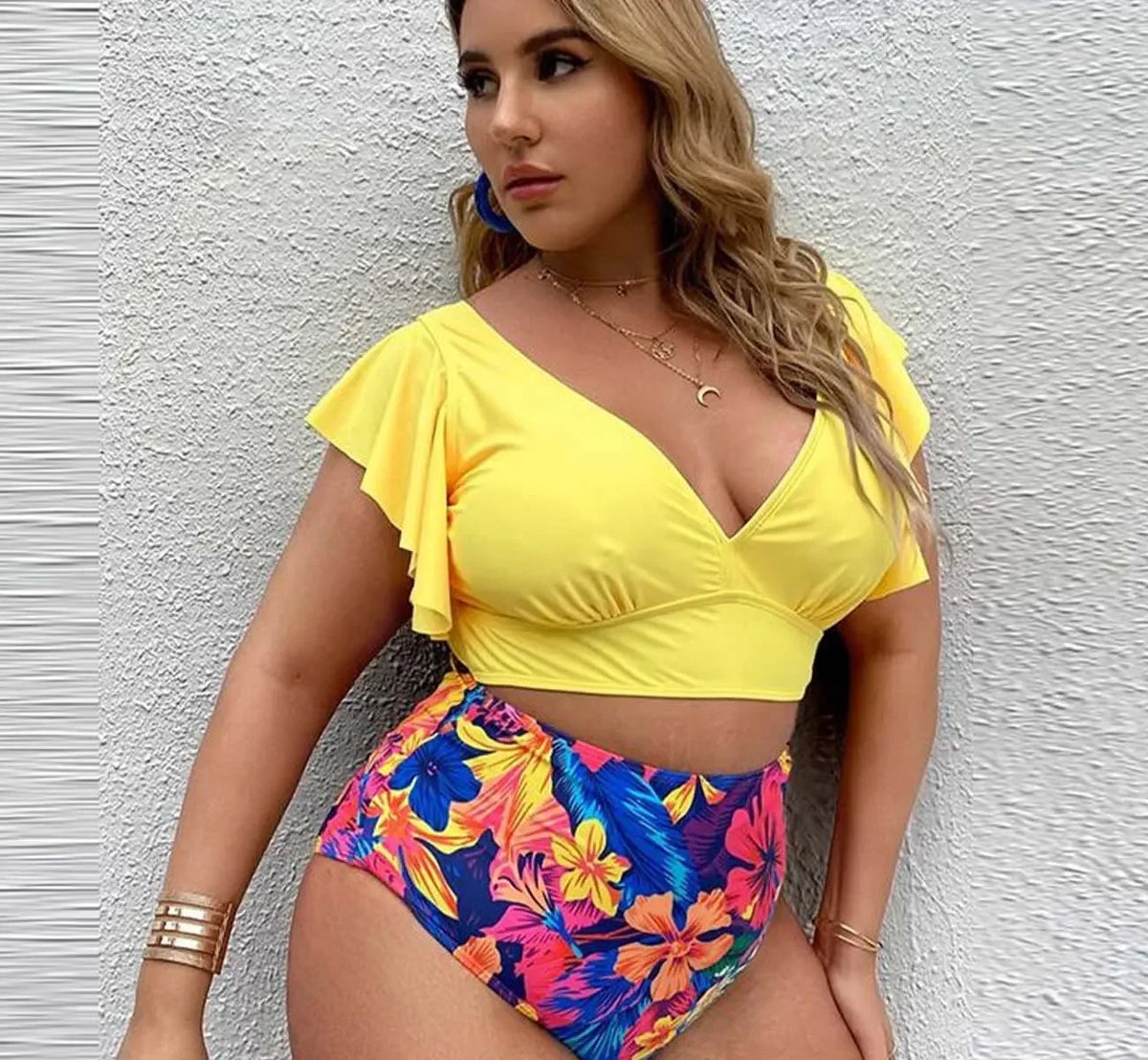 Charming Floral Plus Size Bikini Set with Ruched Sleeves